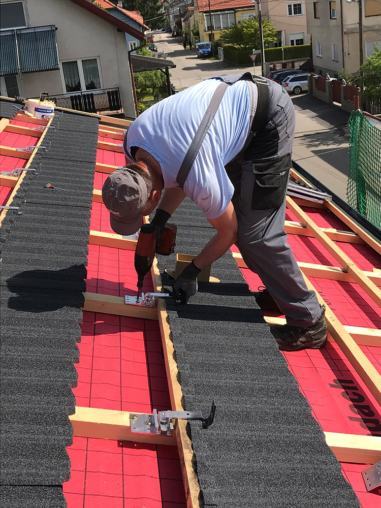 Kako postaviti solarne panele na gerard krovove?